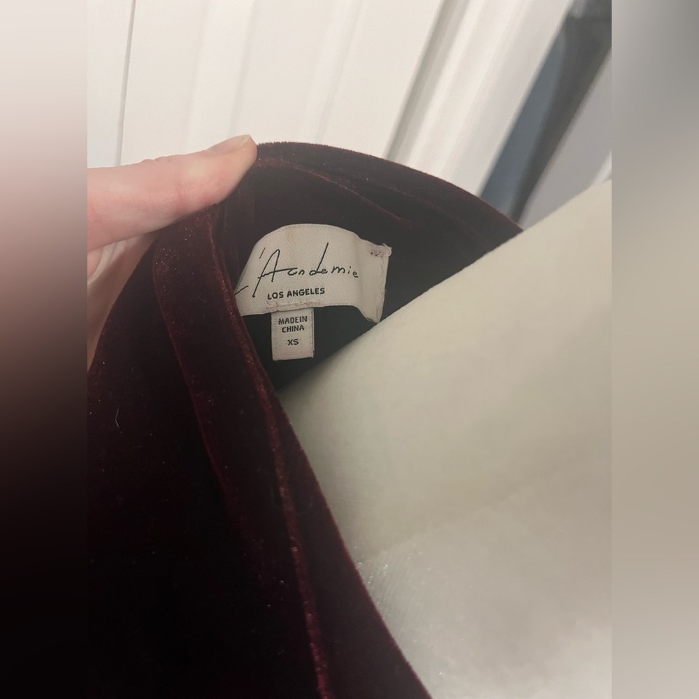 L'Academie Velvet Blouse Maroon Size XS - Picture 2 of 3